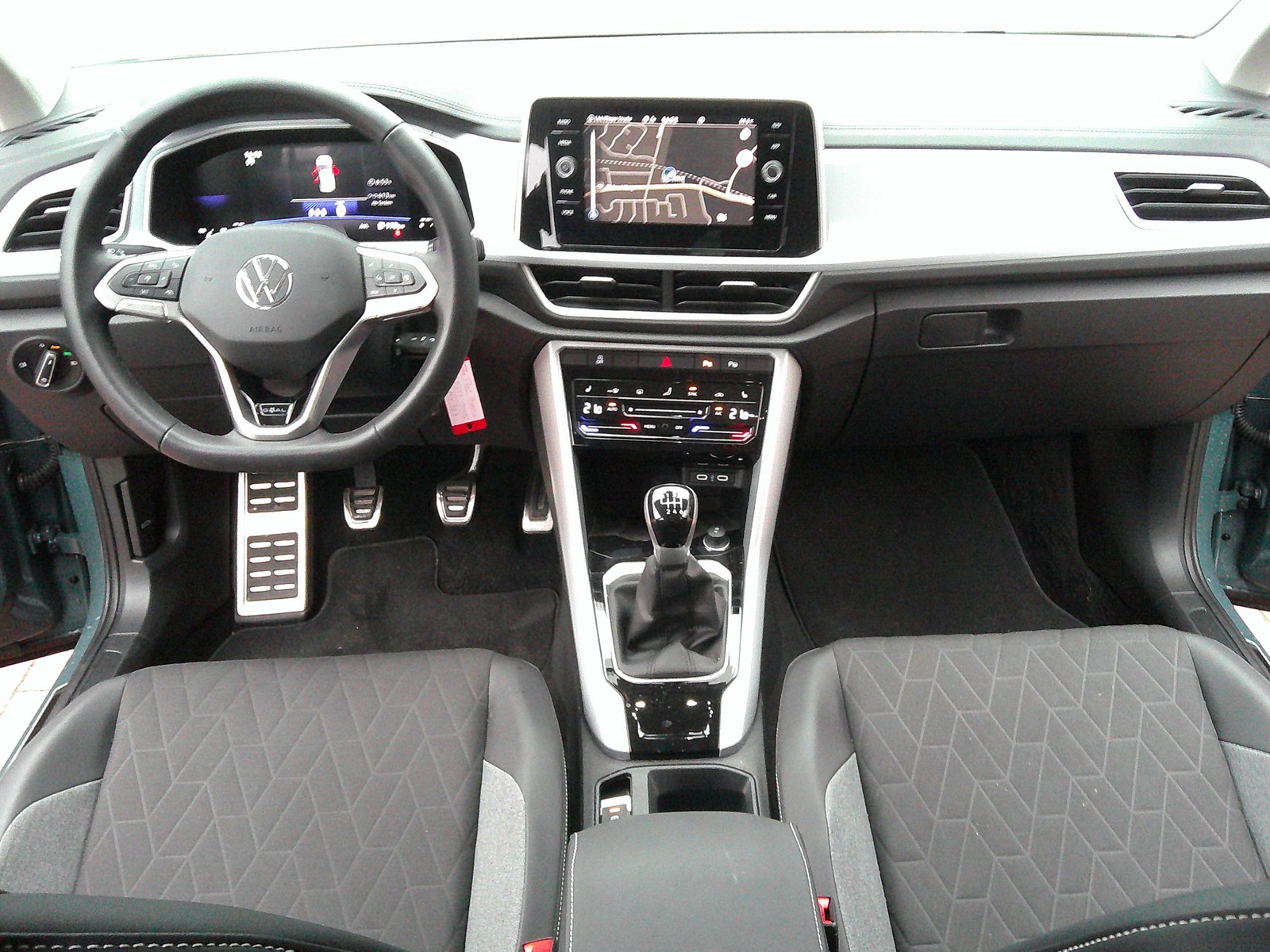 VW - T-Roc 1.0 l TSI  Goal NAVI+ACC+LED+PDC+DAB+SiHz_6