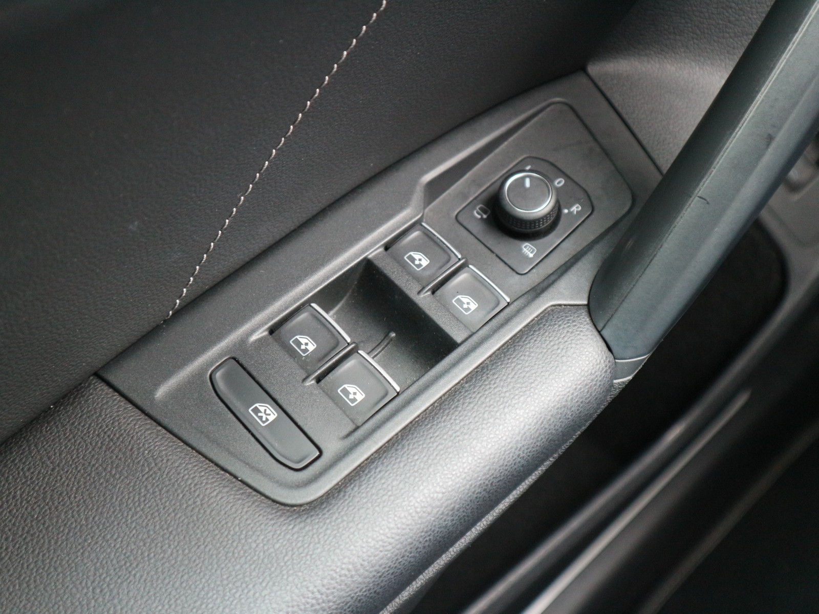 VW - Tiguan 2,0 TDI R-Line Matrix Navi AHK_15