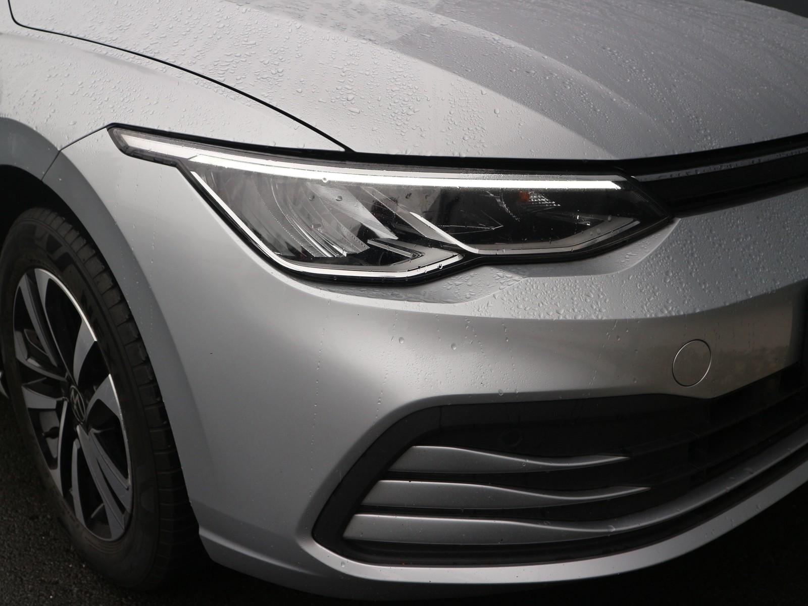 VW - Golf VIII 1,0 eTSI United LED Navi Lane Assist_17 VW - Golf VIII 1,0 eTSI United LED Navi Lane Assist_17