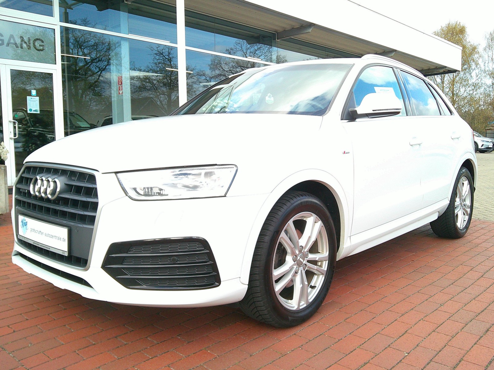 Audi - Q3 2.0 TDI DSG  S-Line quattro SiHz+PDC+NAVI+AHK_13