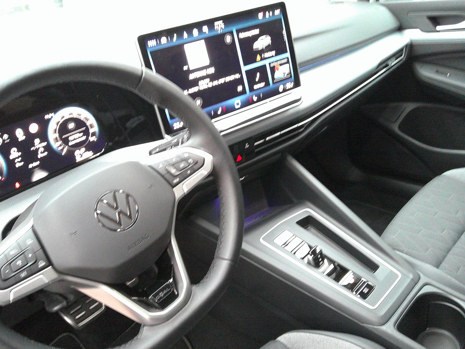 VW - Golf VIII 1,5 eTSI Goal LED_5