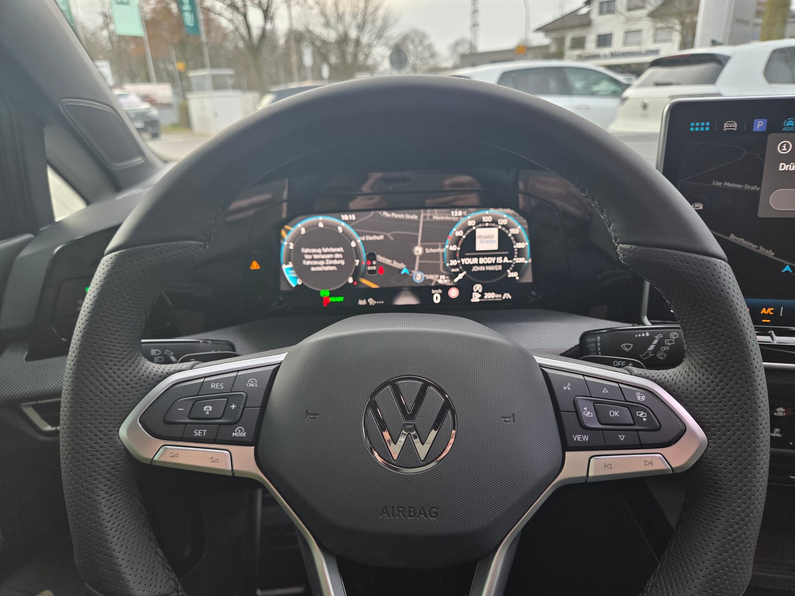 VW - Golf VIII Lim 1.5 eTSI R-Line AHK+NAVI+LED+Head-UP_20