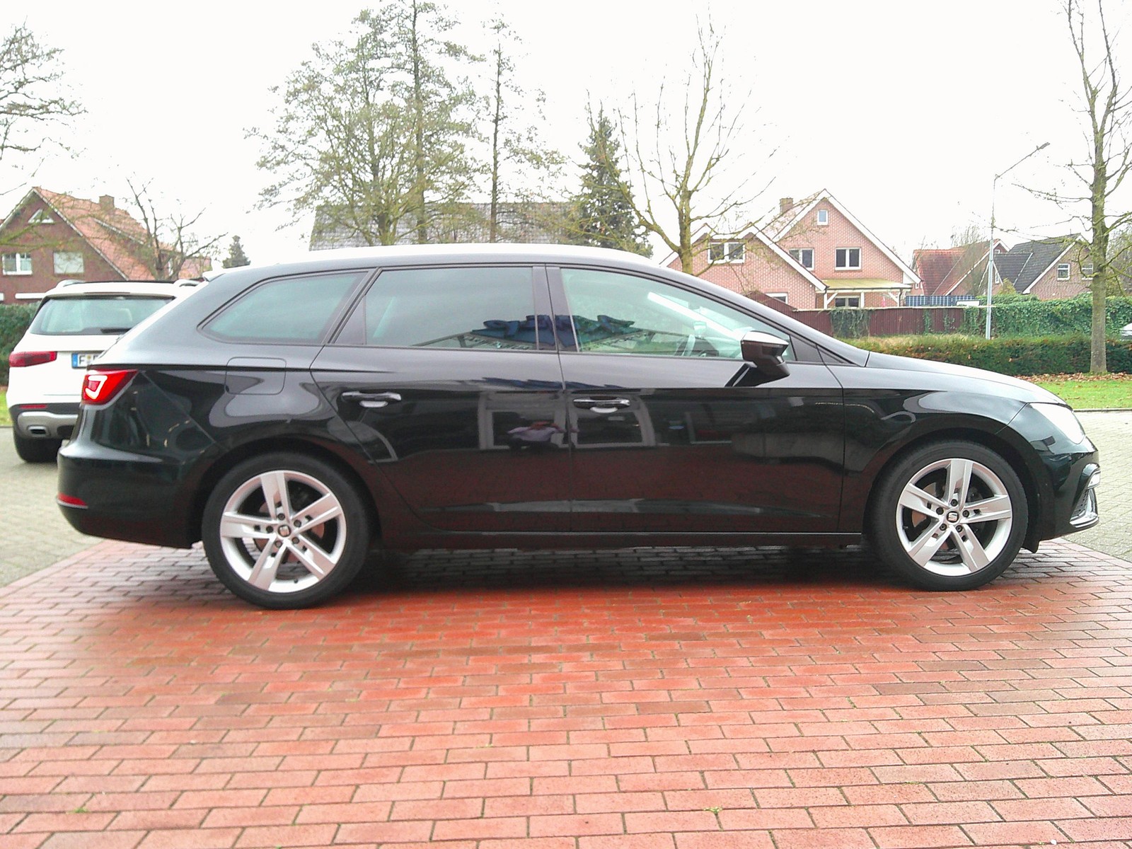 Seat - Leon ST 2.0 TDI DSG FR Tempomat+Klimaauto+Si-Hzg_14