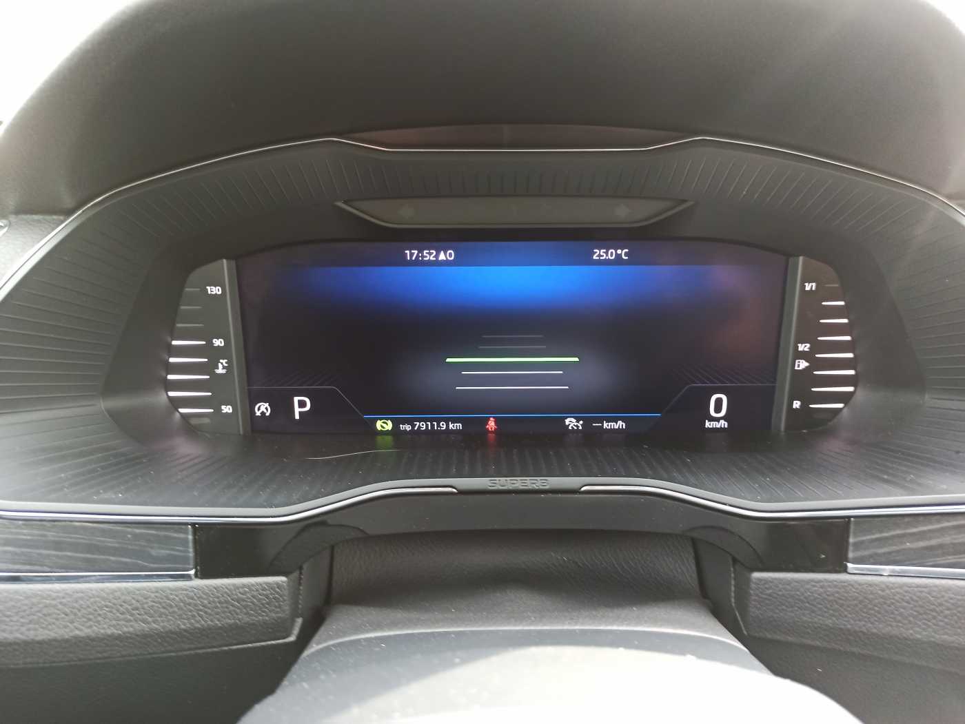 Skoda - Superb Combi 2,0 TDI Style LED Navi VC_3