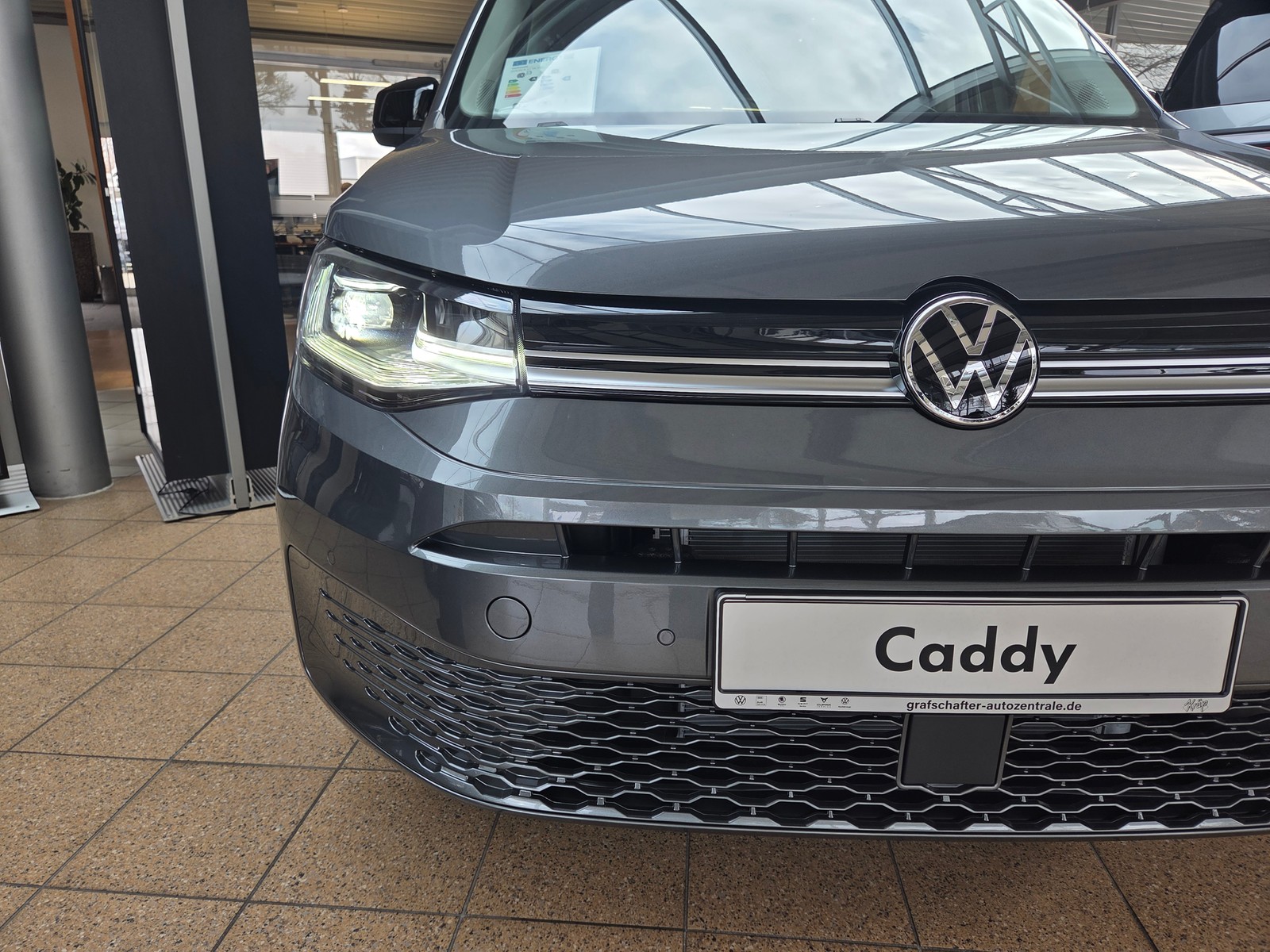 VW - Caddy 2,0 TDI Dark Label Maxi LED Navi AHK_8