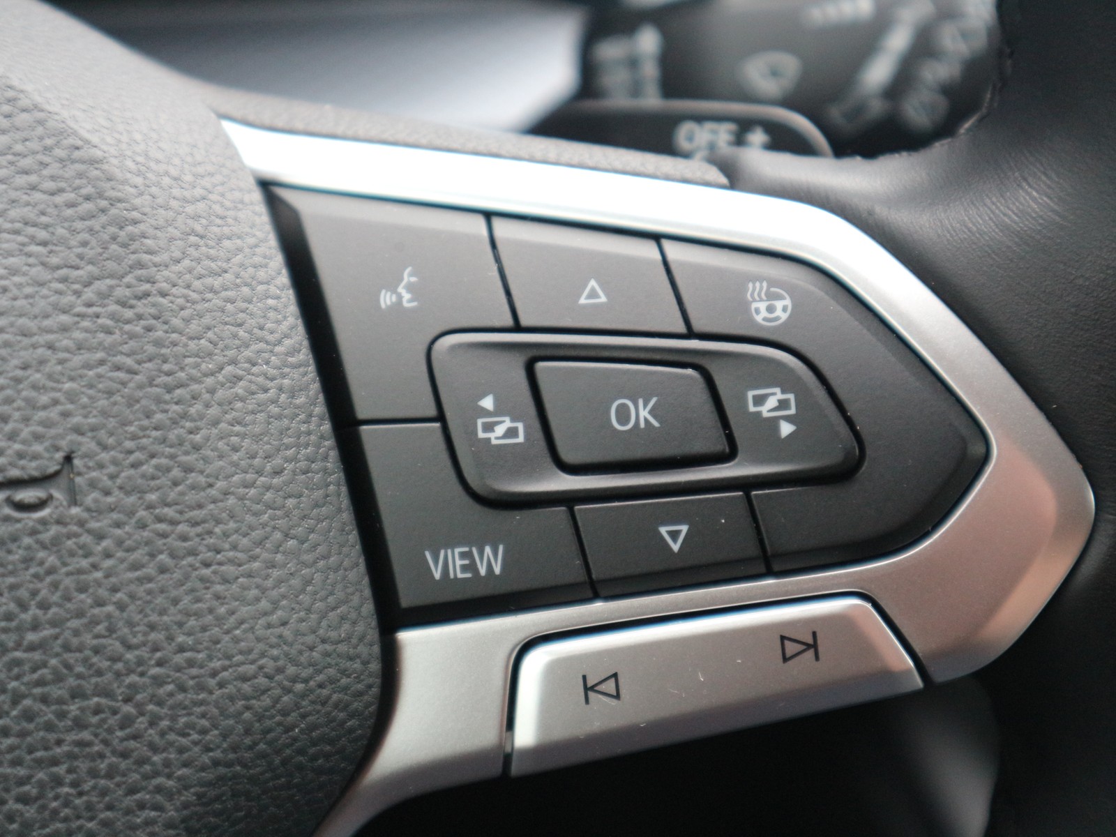 VW - Golf VIII 1,0 eTSI United LED Navi Lane Assist_5