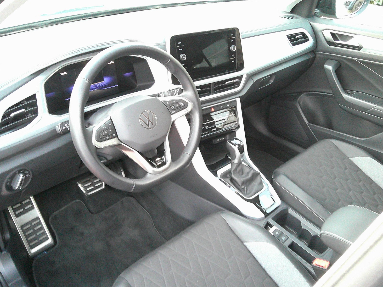 VW - T-ROC 2.0 TDI DSG Goal KAMERA+NAVI+ACC+PDC+LED_3