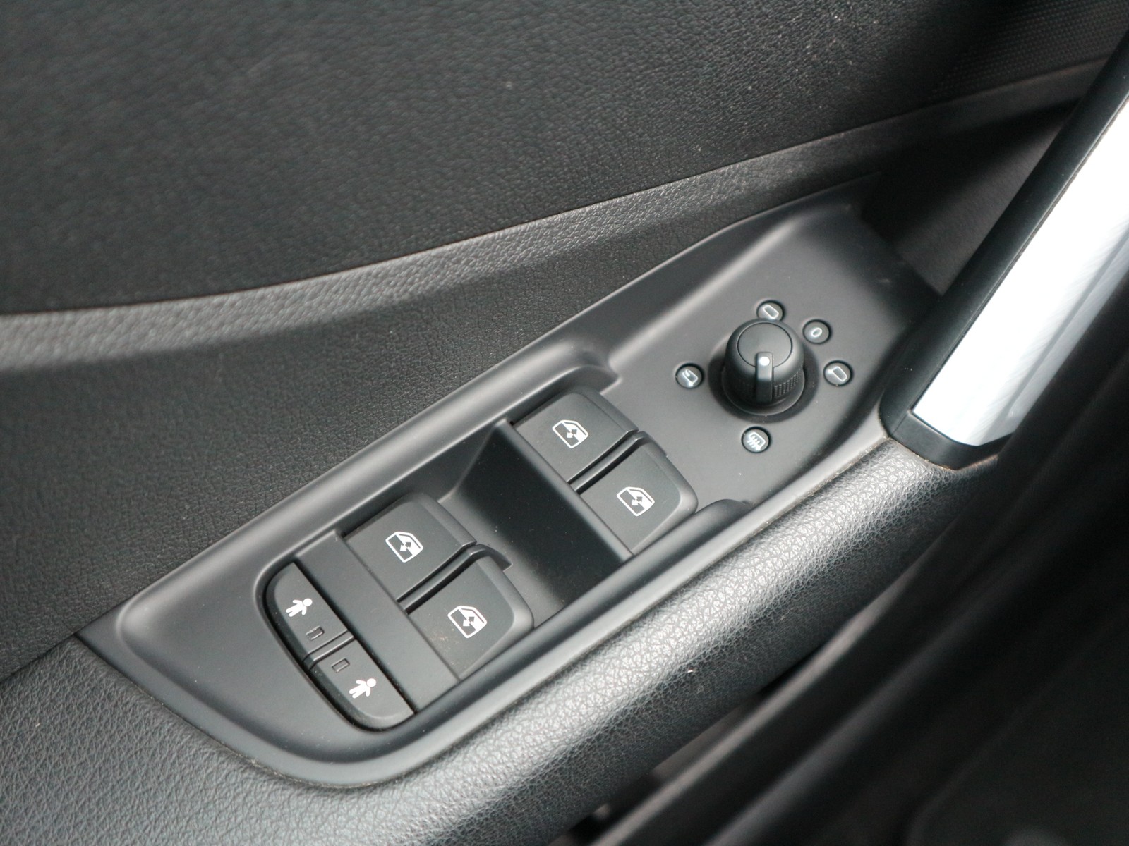 Audi - Q2 30 TFSI Sport /LED/AHK/el.Klappe/Navi_14