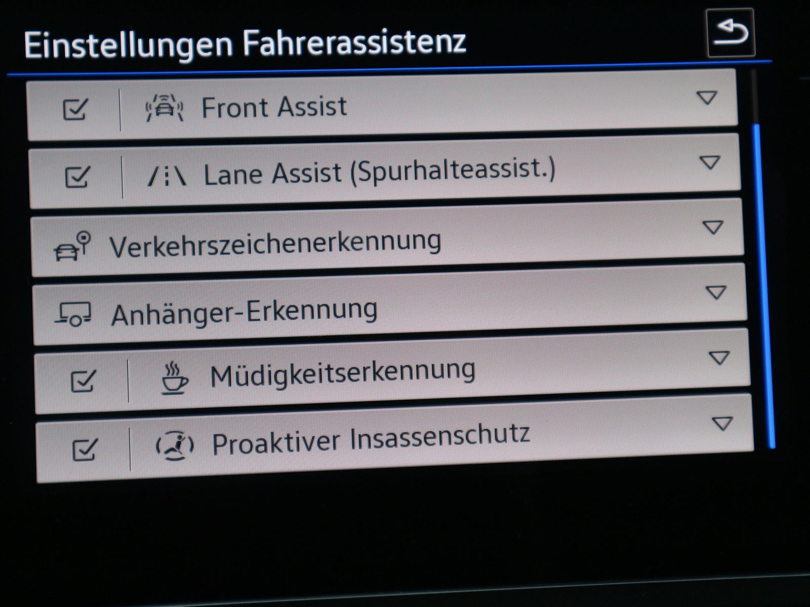 VW - Tiguan 2,0 TDI Life LED Navi AHK_8 VW - Tiguan 2,0 TDI Life LED Navi AHK_8