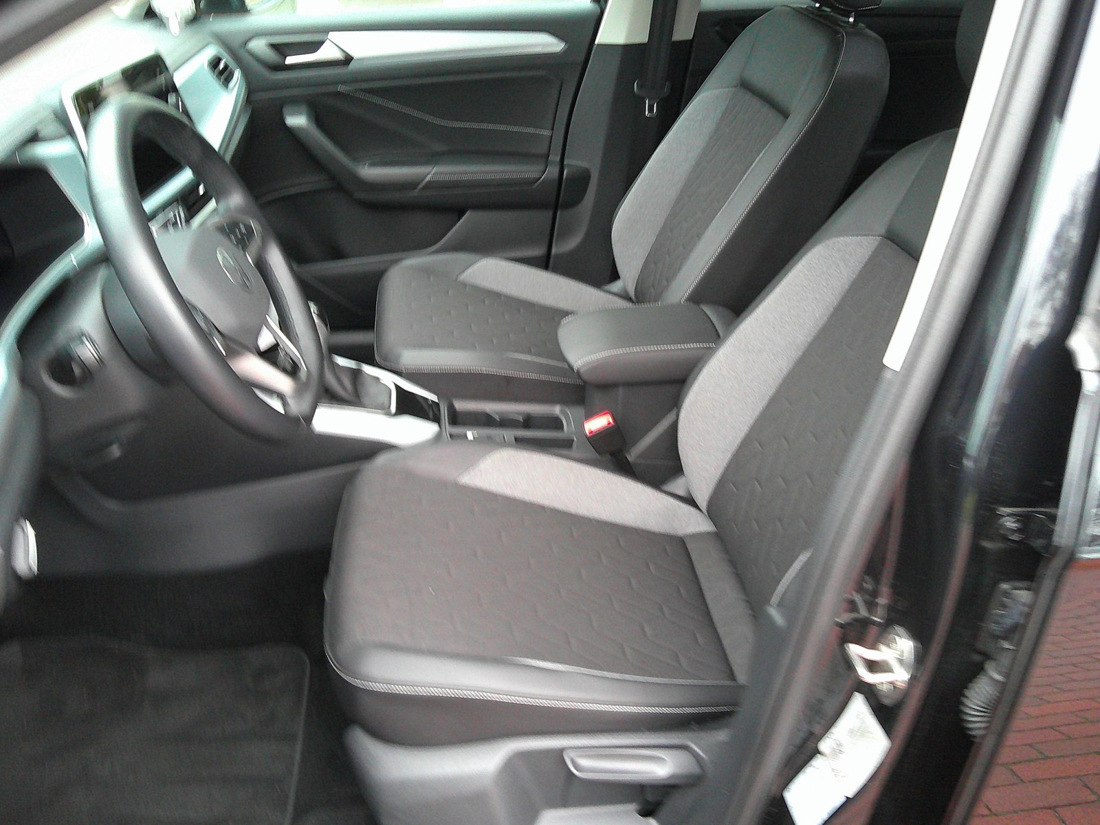 VW - T-Roc 1.5 TSI DSG Goal Sitz-Hzg+Navi+LED+ACC+PDC_2