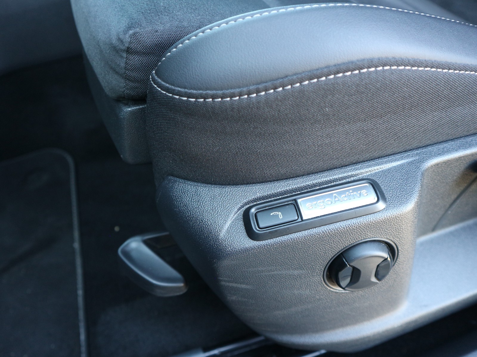 VW - T-Roc 1.5 TSI DSG R-Line NAVI+LED+ACC+KAMERA+AHK_19