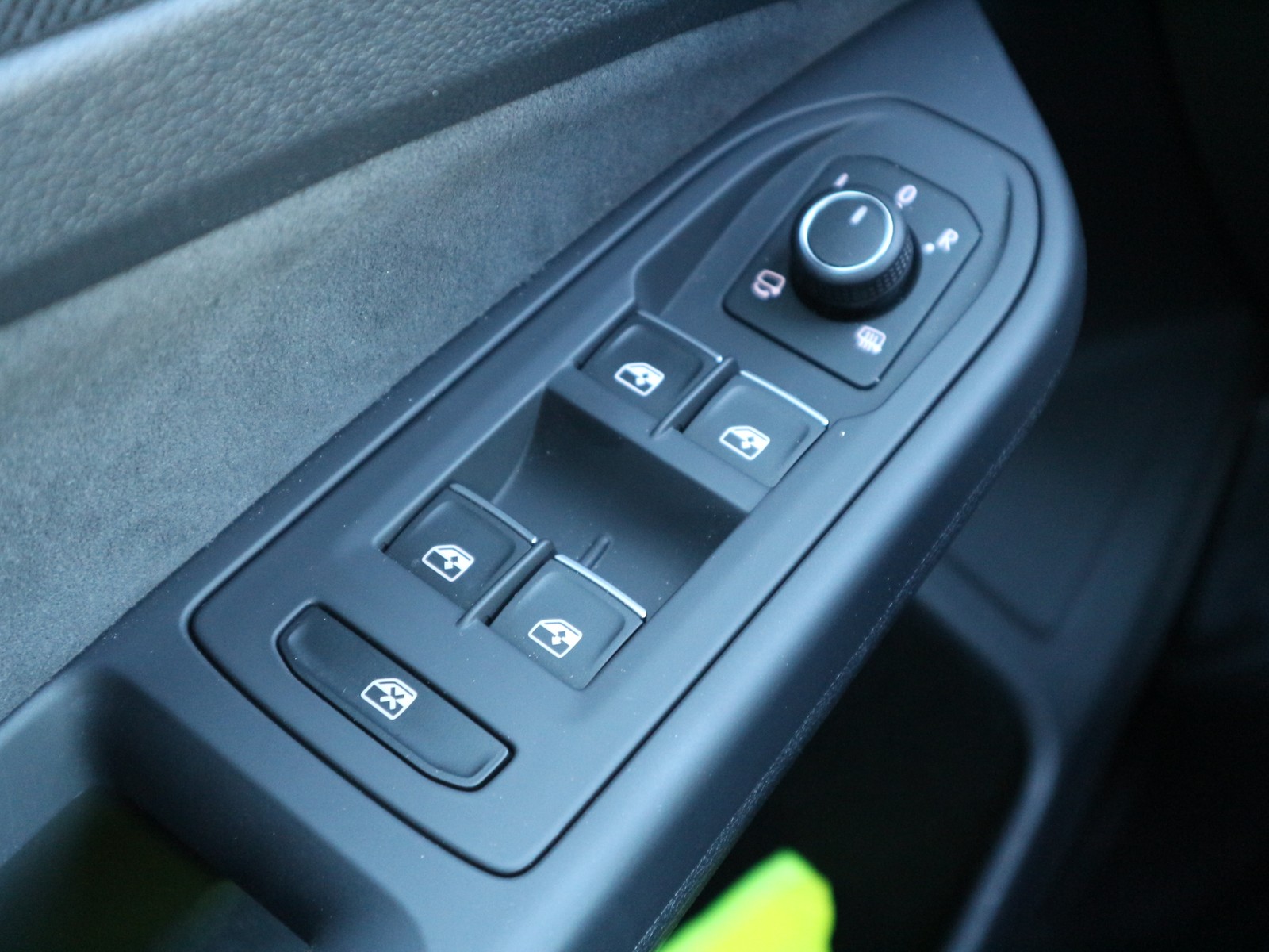 VW - Golf VIII 2,0 TSI GTI +Navi+Pano+HuD+Kamera+LED+_17