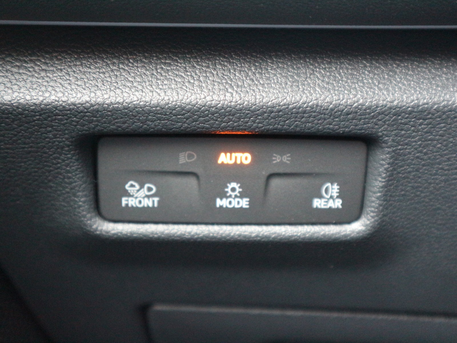 VW - Tiguan 2,0 TDI Elegance +LED+Navi+AHK+Kamera_13