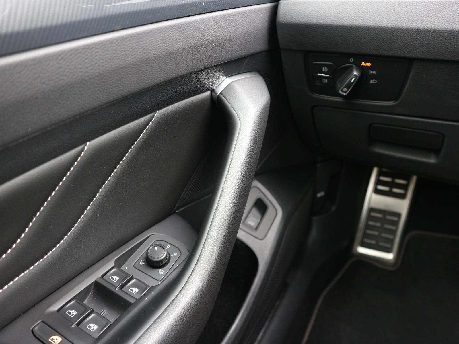 VW - Passat Variant 2.0 TDI DSG R Line /MATRIX/IQDRIVE/MASSAGE_10