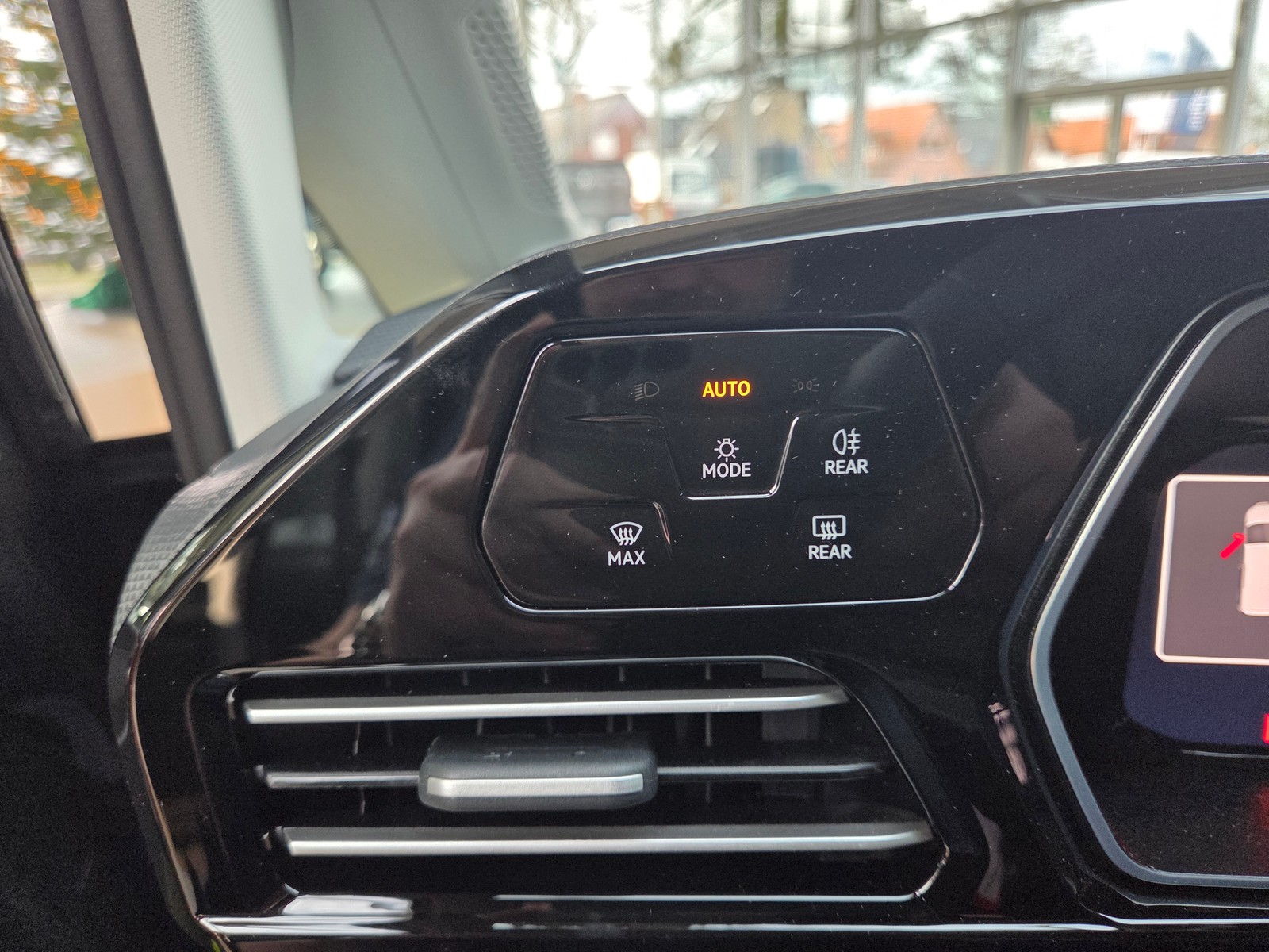 VW - Caddy 2,0 TDI Dark Label Maxi LED Navi AHK_5