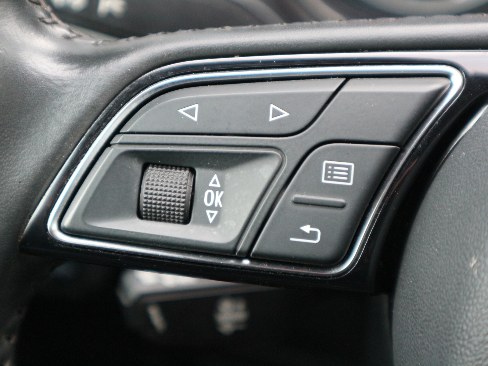 Audi - Q2 30 TFSI Sport /LED/AHK/el.Klappe/Navi_6