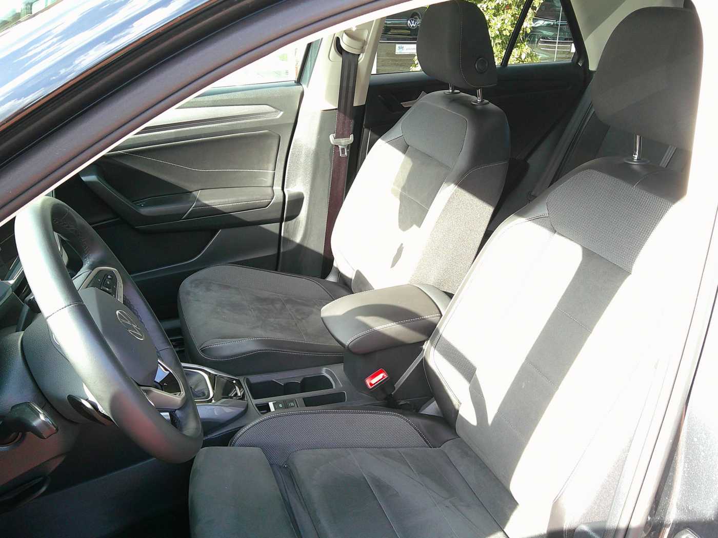 VW - T-Roc 1.5 TSI DSG Style+Navi+ACC+LED+AHK_8