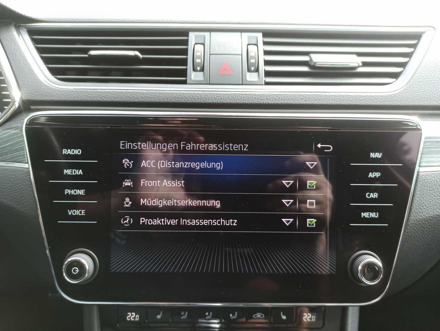 Skoda - Superb Combi 2,0 TDI Style LED Navi VC_7