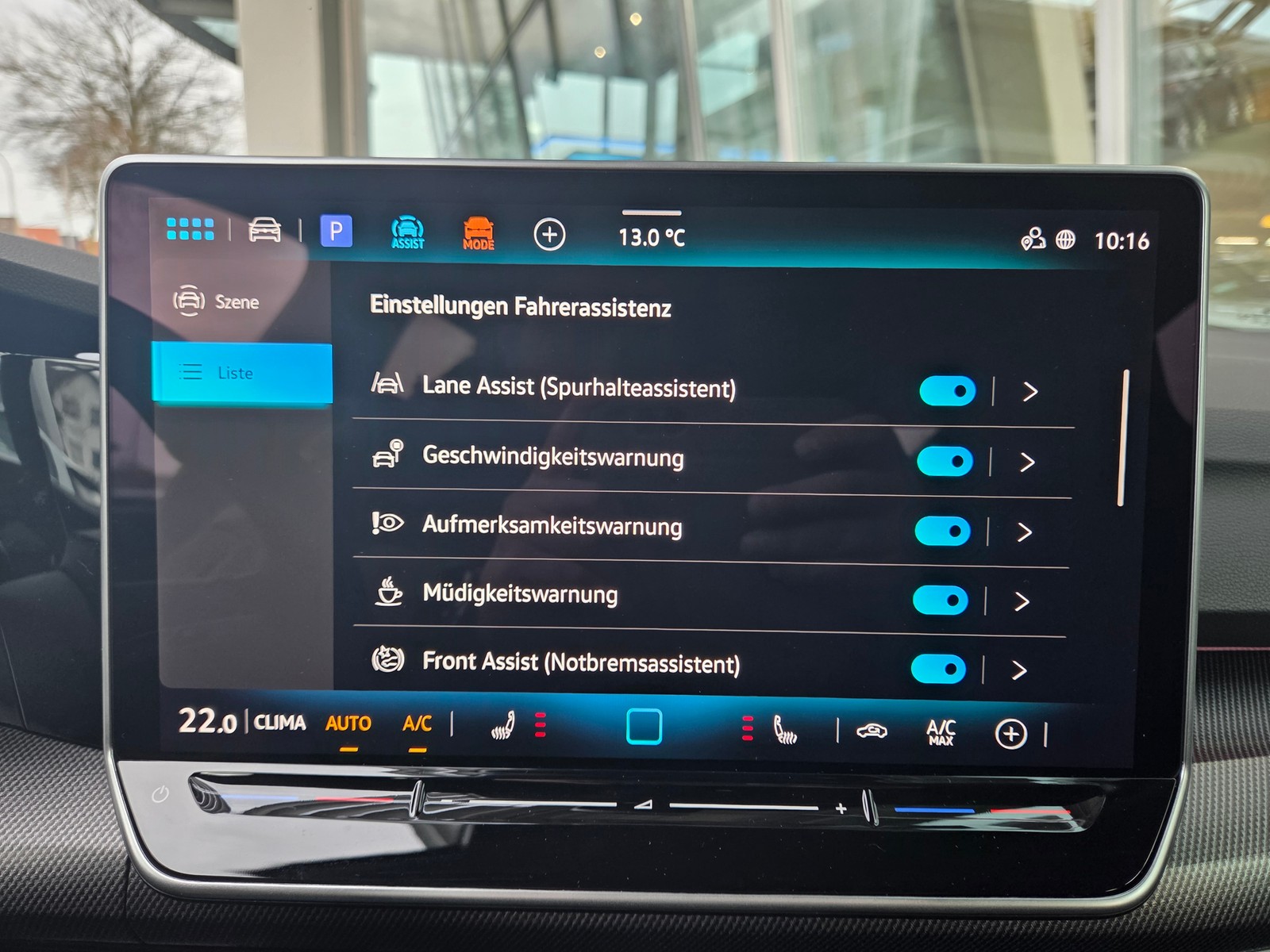 VW - Golf VIII Lim 1.5 eTSI R-Line AHK+NAVI+LED+Head-UP_3