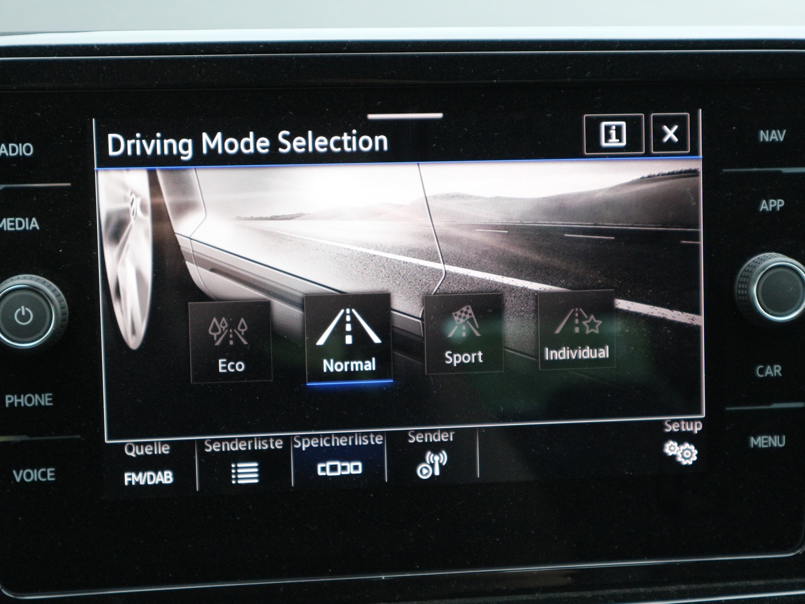 VW - T-Roc Cabrio R-Line +Matrix+Navi+BlackStyle+PaAs_11