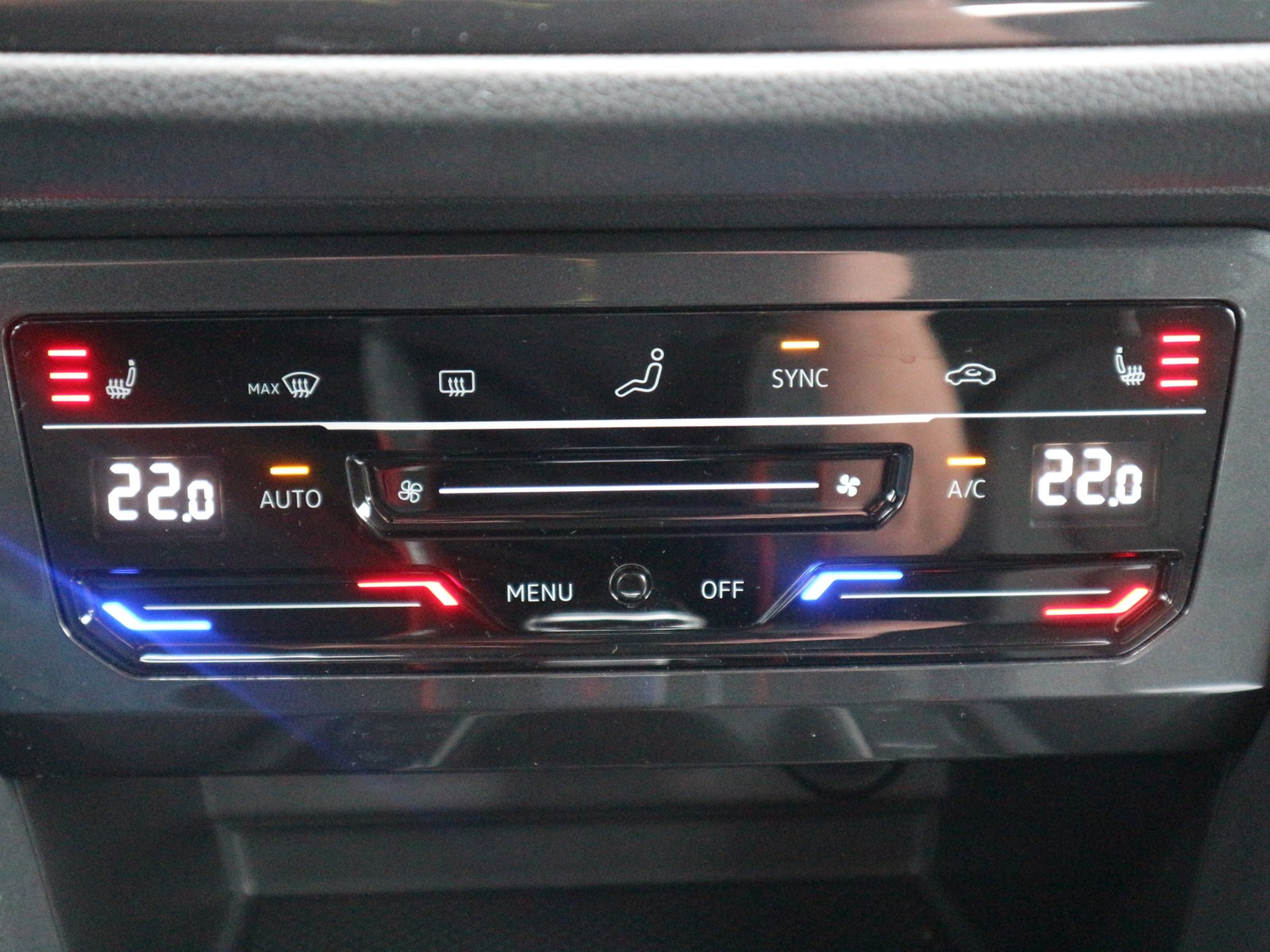 VW - Tiguan 2,0 TDI Life LED Navi AHK_10