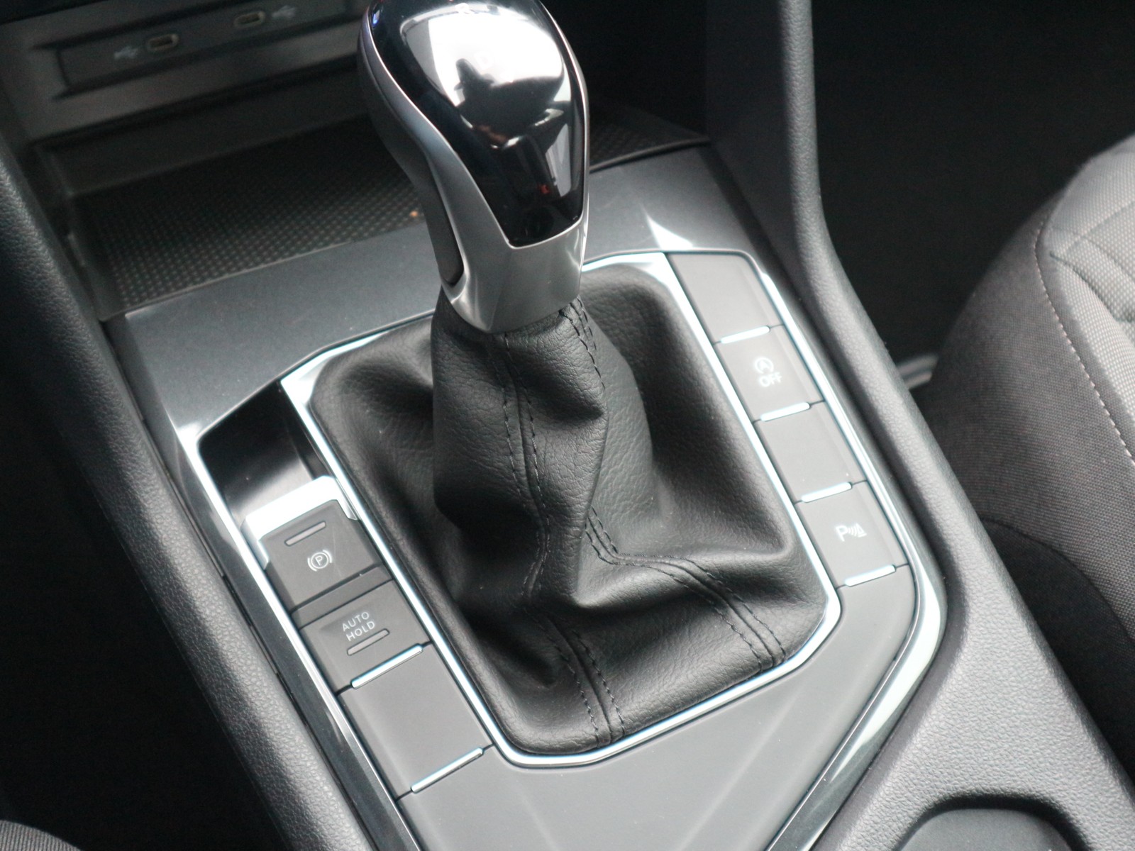 VW - Tiguan 2,0 TDI Life LED Navi AHK_11