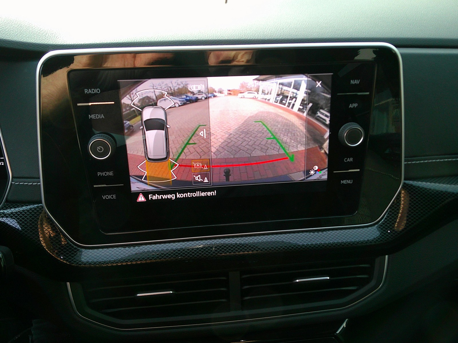 VW - T-Cross 1.5 TSI DSG R-Line KAMERA+ACC+MA-LED+AHK_3