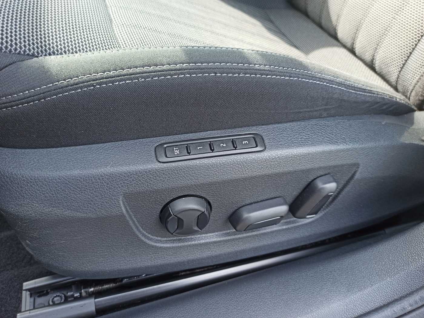 Skoda - Superb Combi 2,0 TDI Style LED Navi VC_20