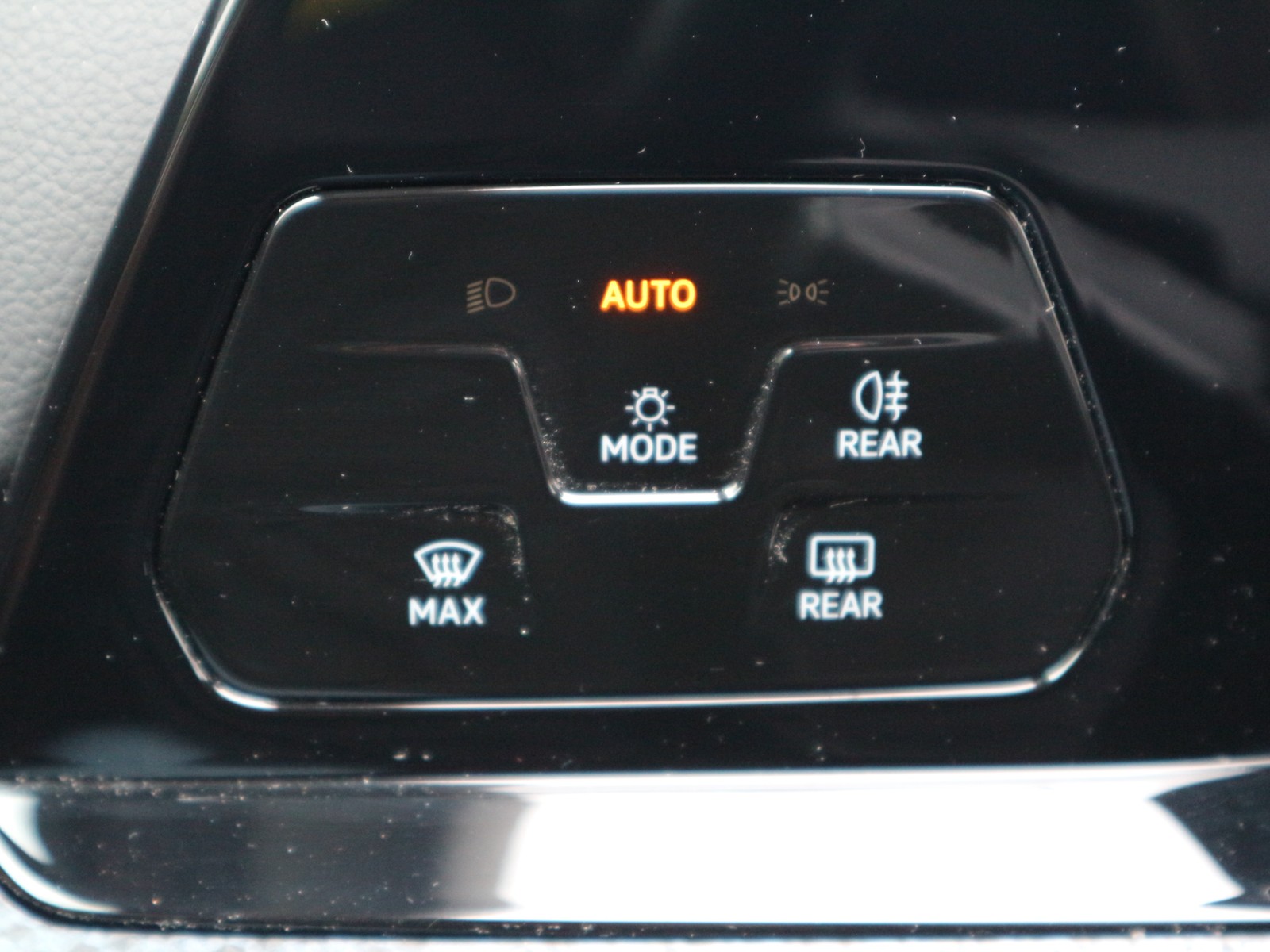 VW - Golf VIII 1,0 eTSI United LED Navi Lane Assist_13