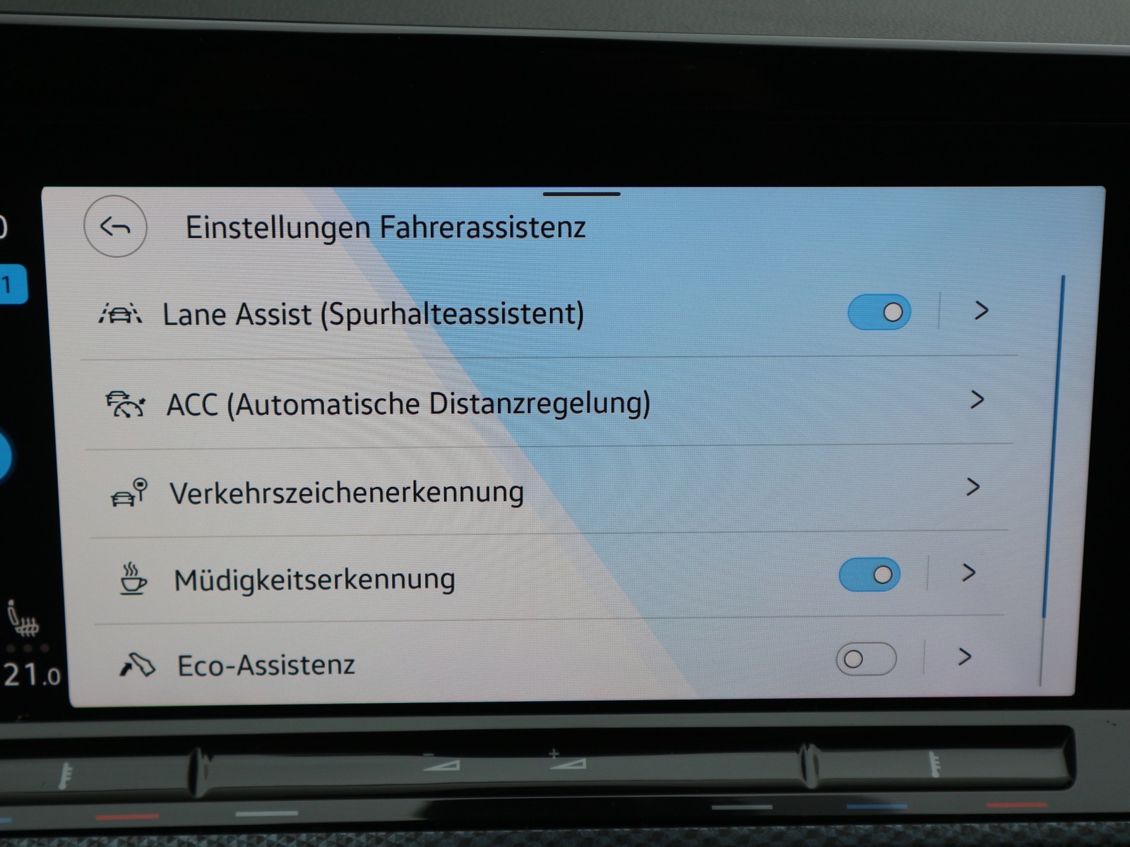 VW - Golf VIII 1,0 eTSI United LED Navi Lane Assist_7 VW - Golf VIII 1,0 eTSI United LED Navi Lane Assist_7