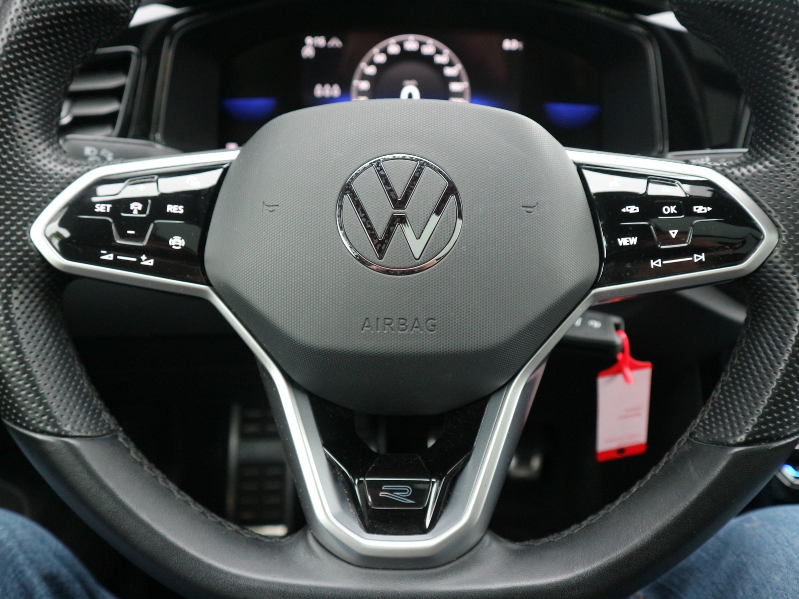 VW - T-Roc 2,0 TDI R-Line +Pano+AHK+DrivingSchool+_5