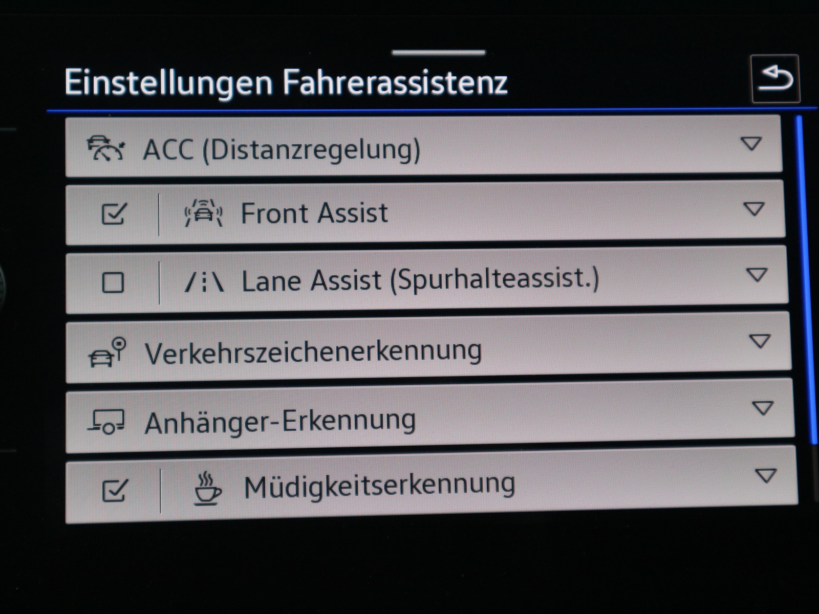 VW - Tiguan 2,0 TDI Elegance Matrix Navi AHK_8 VW - Tiguan 2,0 TDI Elegance Matrix Navi AHK_8
