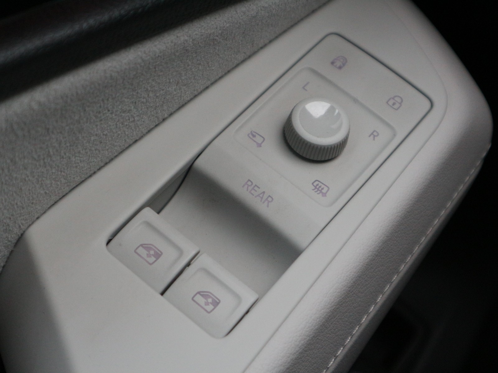 VW - ID.7 Pro /Matrix/H&K/Massage/DCC/HUD_15