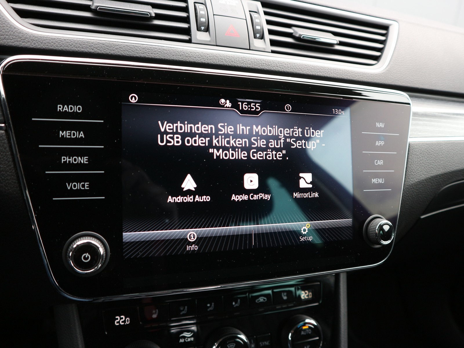 Skoda - Superb Combi 2.0 TDI DSG Premium Edition /AHK/LEDER/MASSAGE_6