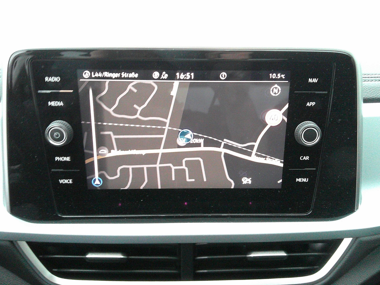 VW - T-Roc 1.0 l TSI  Goal NAVI+ACC+LED+PDC+DAB+SiHz_4