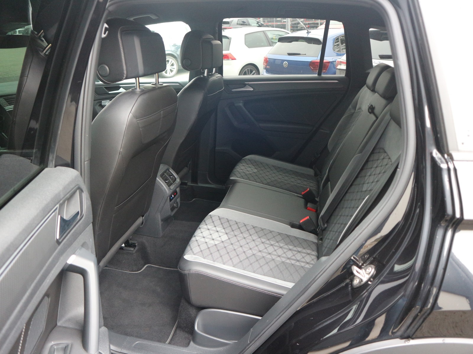 VW - Tiguan 2,0 TDI R-Line Matrix Navi AHK_22