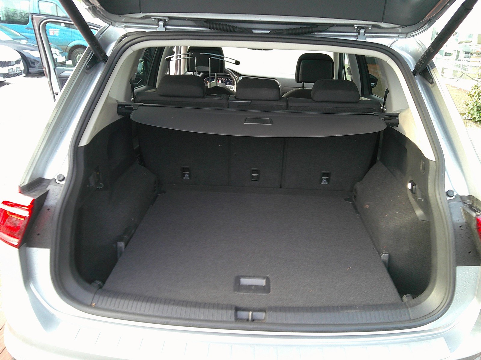 VW - Tiguan Allspace 2,0 l TDI DSG+Kamera+Panorama_9