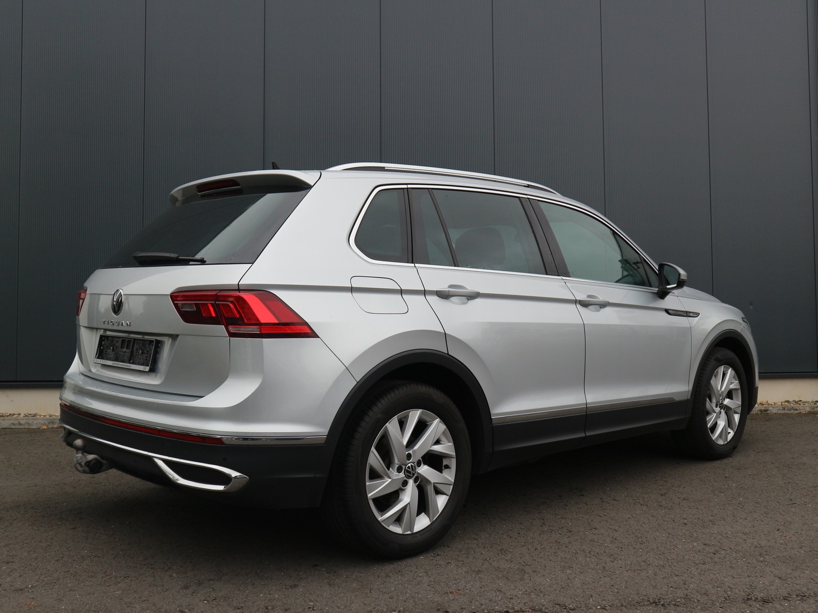 VW - Tiguan 2,0 TDI Elegance Matrix Navi AHK_17 VW - Tiguan 2,0 TDI Elegance Matrix Navi AHK_17