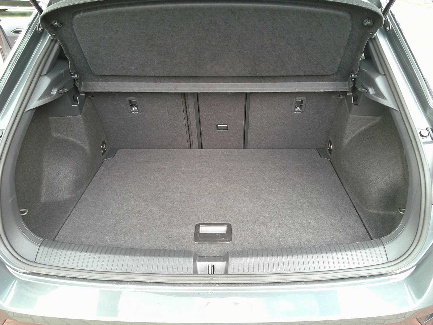 VW - T-Roc 2.0 TDI DSG R-Line+Kamera+ACC+LED+AHK_17