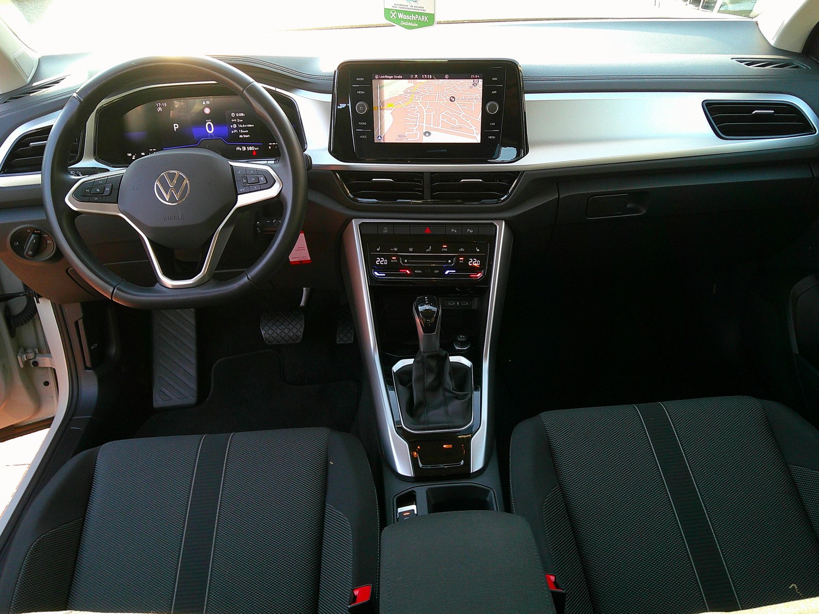 VW - T-Roc 1.5 TSI DSG Life Si.-Hzg.+NAVI+PDC+LED+AHK_7