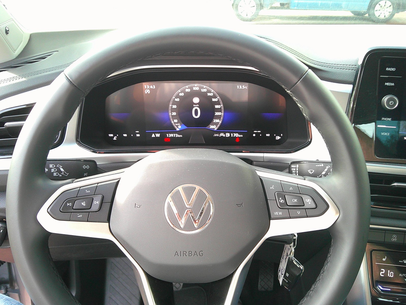 VW - T-Roc 2,0 TDI Life LED Navi Standheizung_3