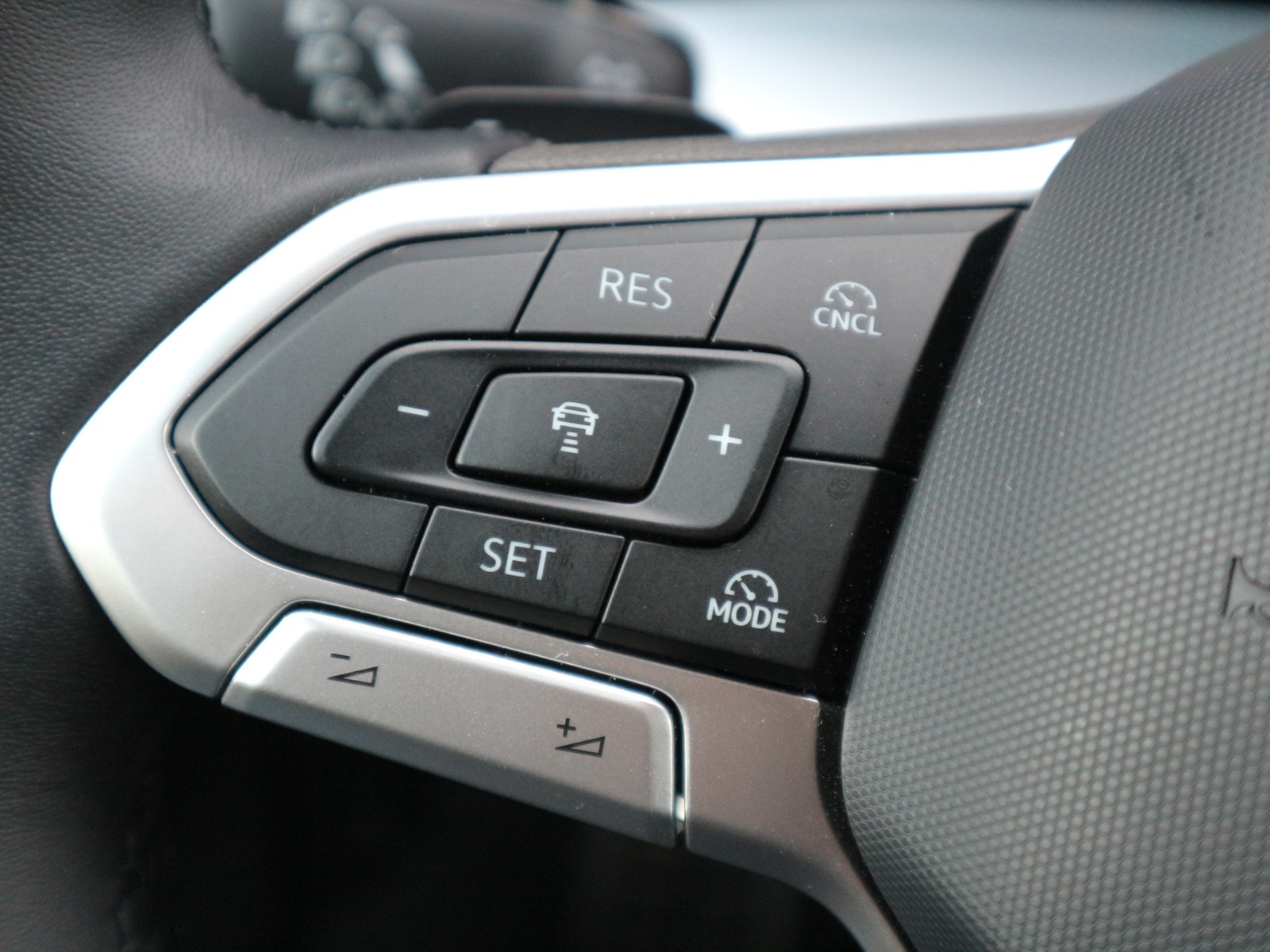 VW - Golf VIII 1,5 eTSI DSG Goal MATRIX-LED NAVI ACC_3