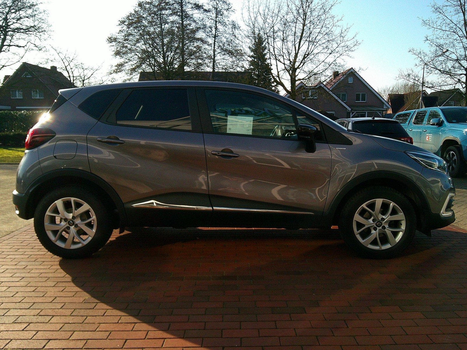 Renault - Captur 0.9 TCe  Limited Tempomat+PDC+Keyless+AHK_15