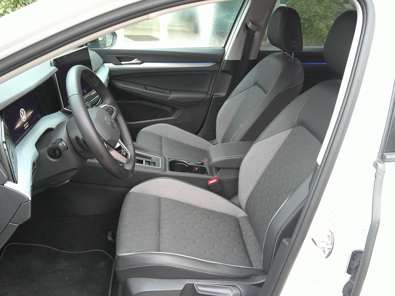 VW - Golf VIII 1,5 eTSI Goal LED_2