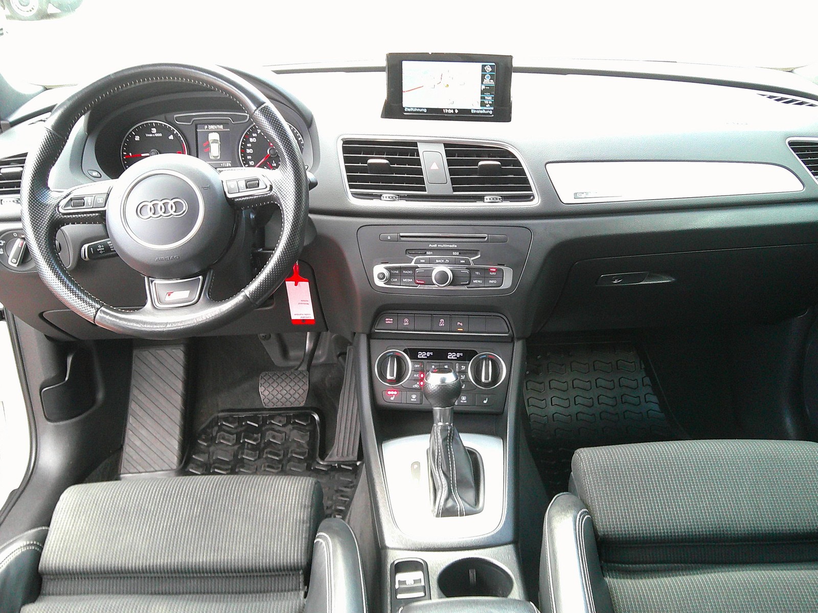 Audi - Q3 2.0 TDI DSG  S-Line quattro SiHz+PDC+NAVI+AHK_8