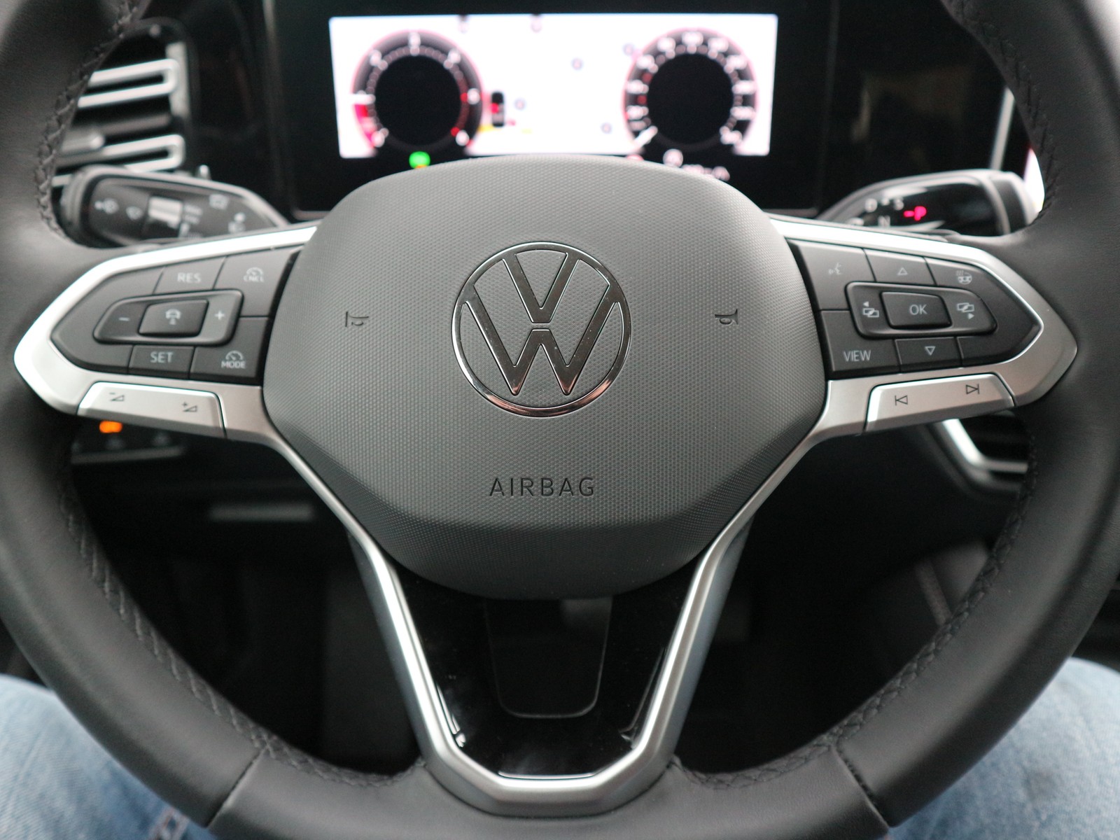 VW - Tiguan 2,0 TDI Elegance +LED+Navi+AHK+Kamera_4