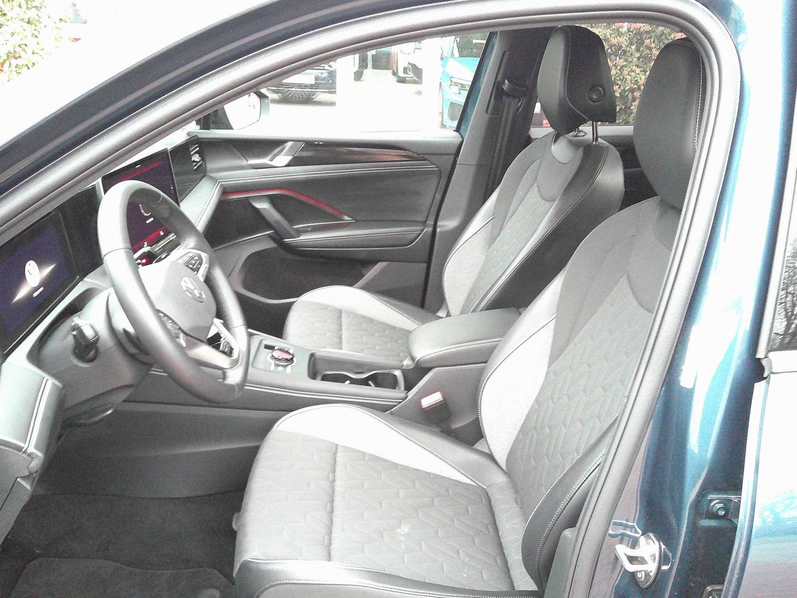 VW - Tiguan 1.5 eTSI DSG Goal KAMERA+ACC+MATR-LED+AHK_2