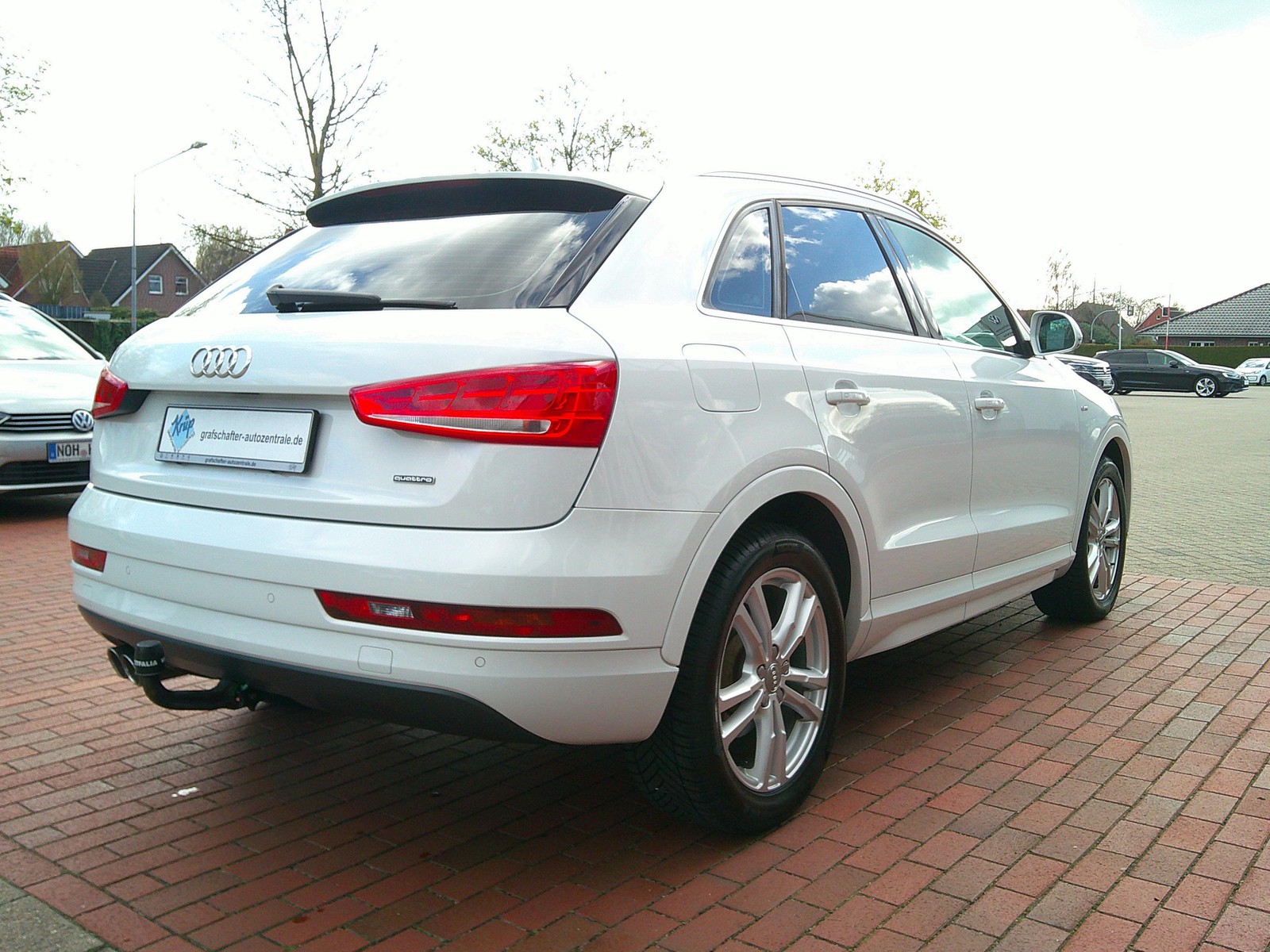 Audi - Q3 2.0 TDI DSG  S-Line quattro SiHz+PDC+NAVI+AHK_16