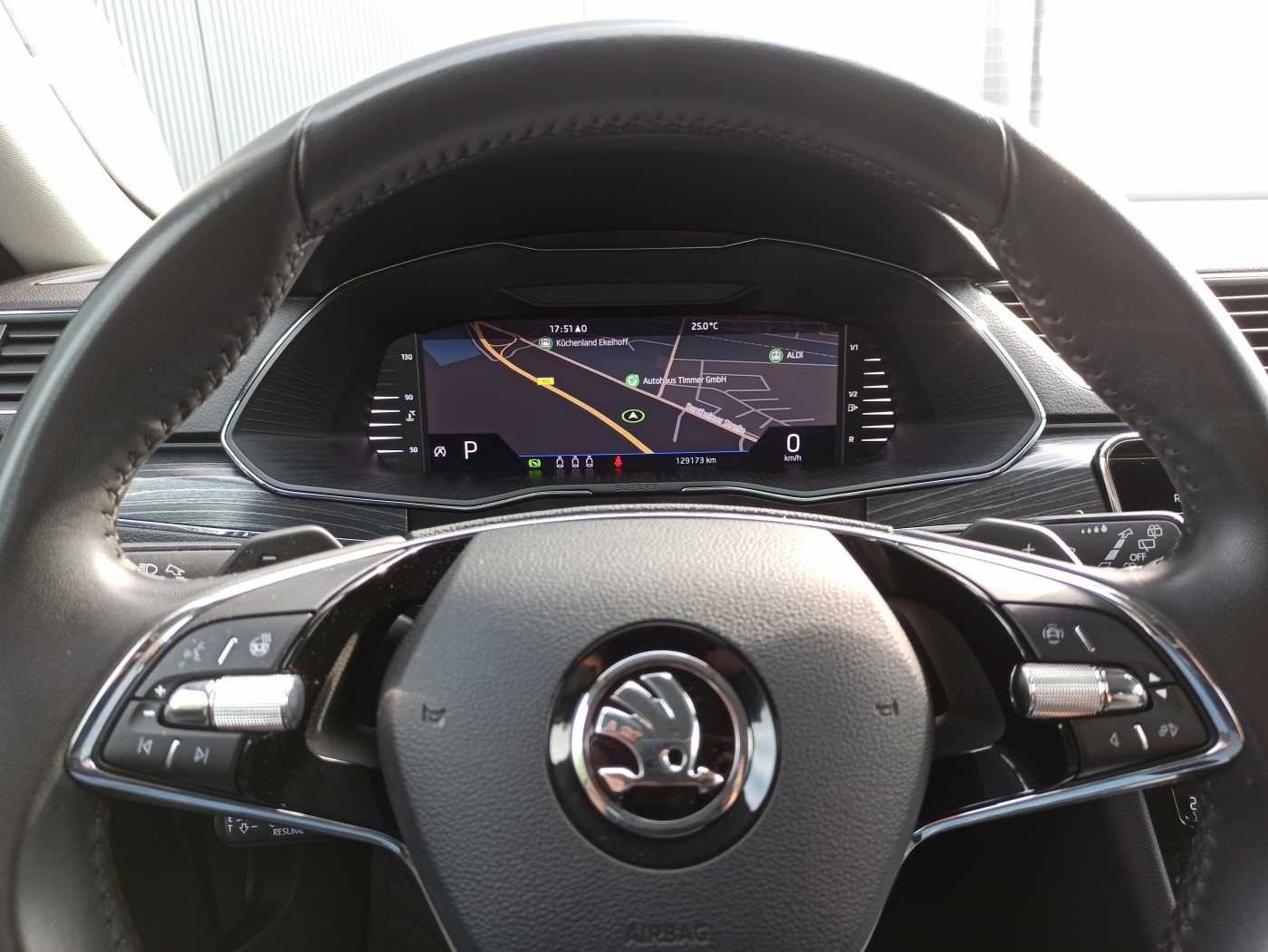 Skoda - Superb Combi 2,0 TDI Style LED Navi VC_19