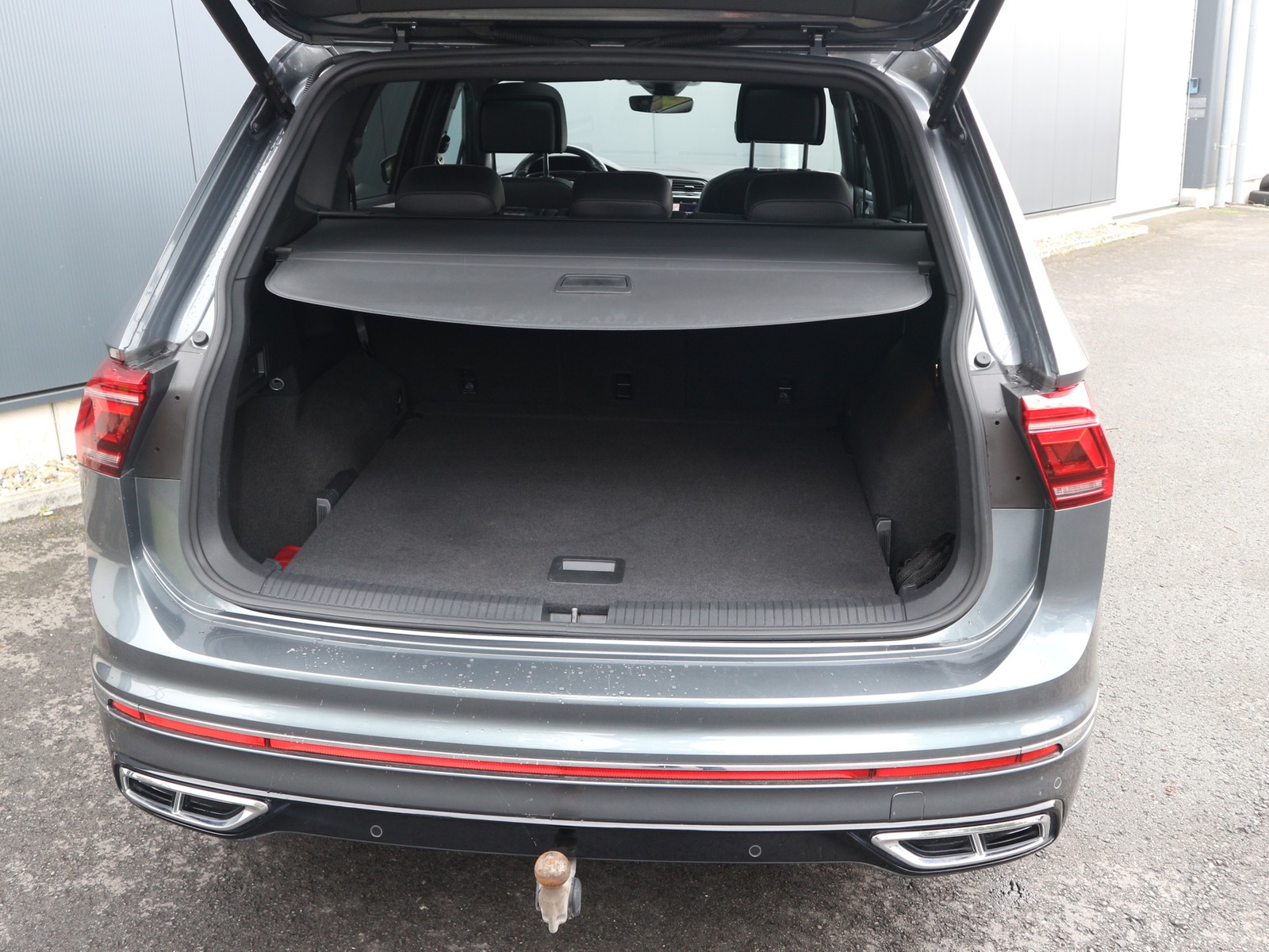 VW - Tiguan Allspace 2,0 TDI R-Line 4Motion Matrix AHK Pano Navi_22